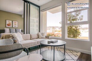 6677 Santa Monica Blvd in Los Angeles, CA - Building Photo