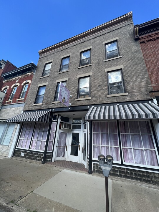 1540 Central Ave in Dubuque, IA - Foto de edificio