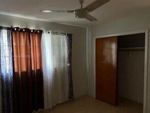4841 SW 45th Ave in Fort Lauderdale, FL - Building Photo - Building Photo