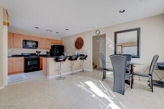 7765 Floral Fabric Ct in Las Vegas, NV - Building Photo - Building Photo