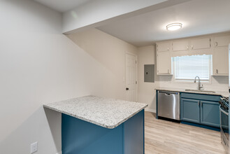 The Flats at Walker and Reed in College Park, GA - Building Photo - Interior Photo