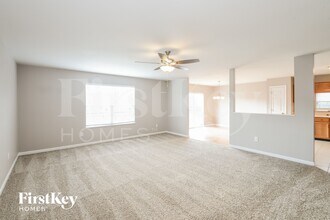 2334 Layton Park Dr in Indianapolis, IN - Foto de edificio - Building Photo