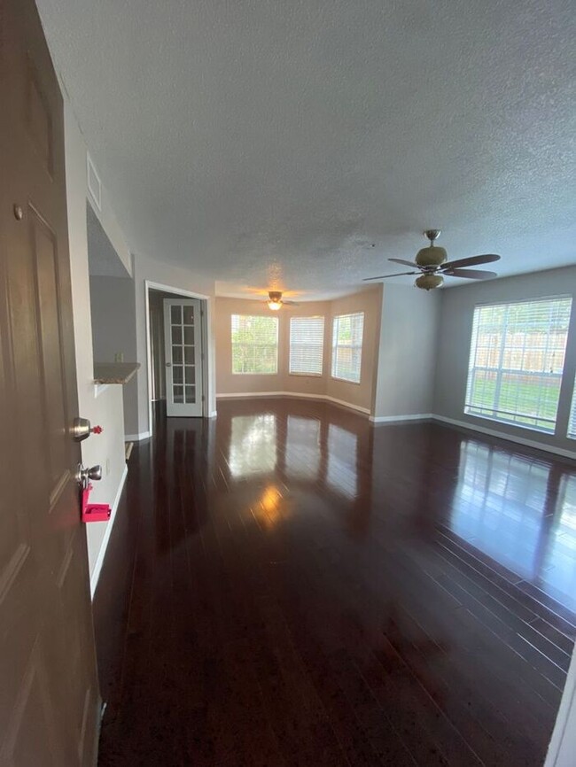 property at 685 Youngstown Pkwy