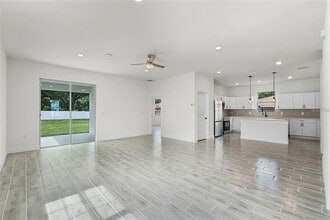 2211 Simmons Ave in Leesburg, FL - Building Photo - Building Photo