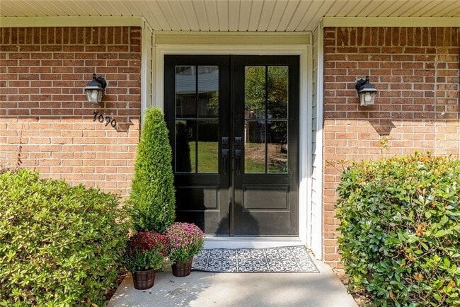 property at 7090 Stonington Dr NE