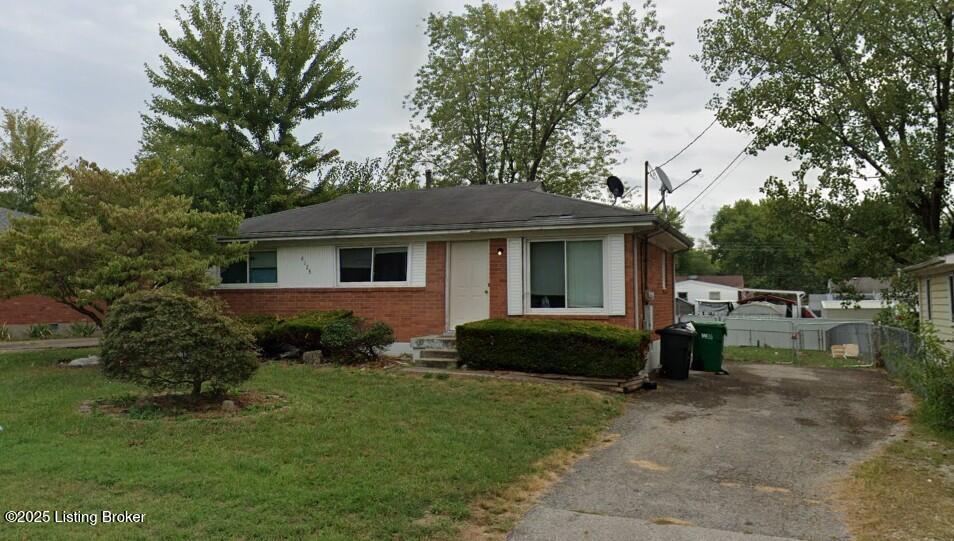 6128 Cooper Chapel Rd in Louisville, KY - Foto de edificio