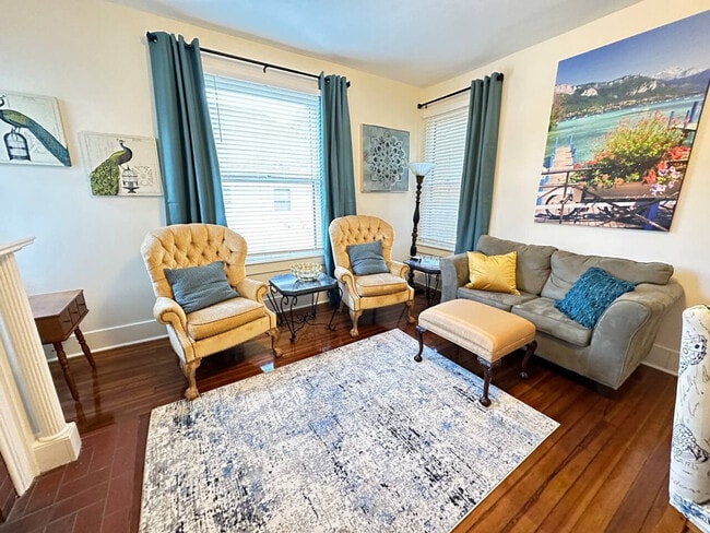 205 SE 7th St in Gainesville, FL - Foto de edificio - Building Photo