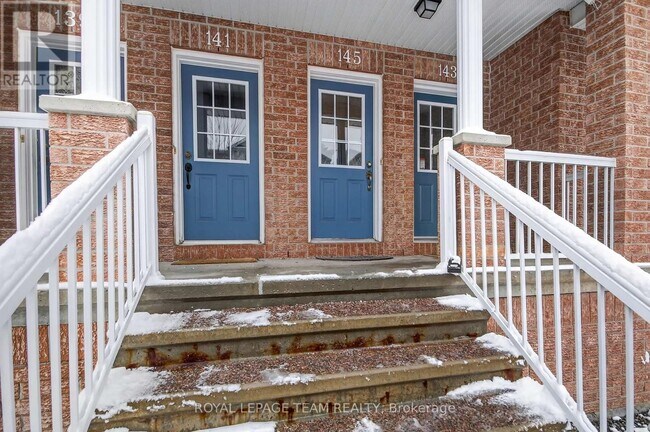 145 Wharhol Private in Ottawa, ON - Building Photo - Building Photo