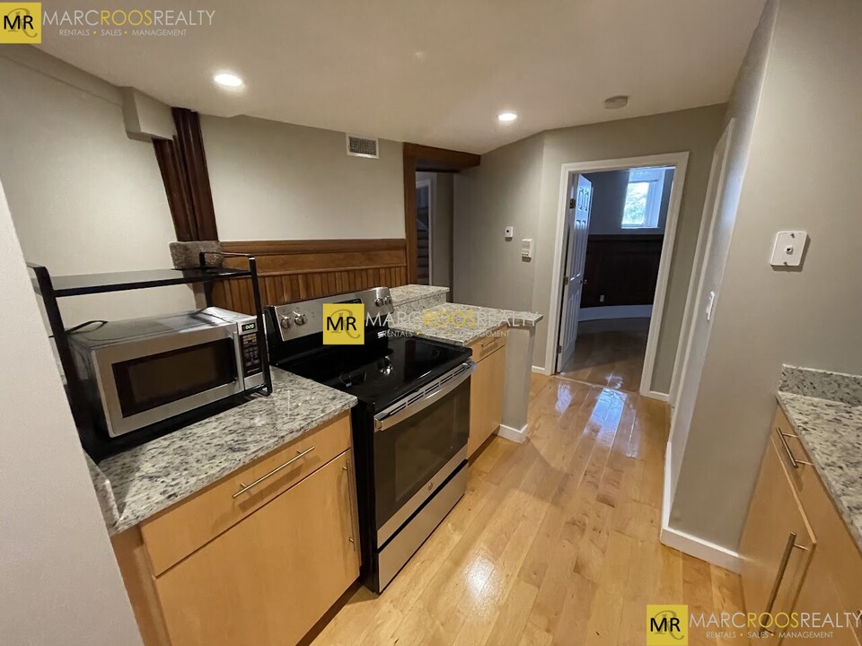 20 Bow St, Unit 16 in Somerville, MA - Building Photo