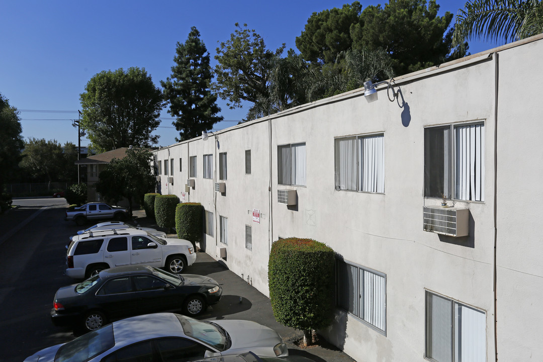 Courtyard Apartments in Van Nuys, CA - Building Photo