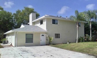 8110 Lake San Carlos Cir in Ft. Myers, FL - Building Photo