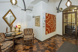 Canterbury Court Apartments in Chicago, IL - Foto de edificio - Interior Photo
