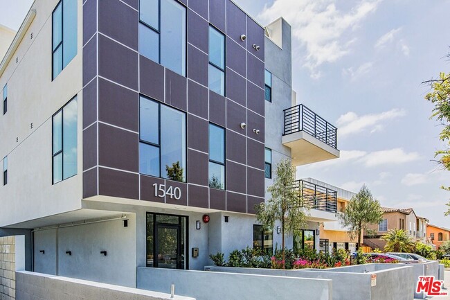 property at 1540 S Hayworth Ave