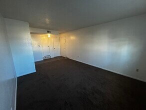 1413 W Maple Ave in Independence, MO - Building Photo - Building Photo