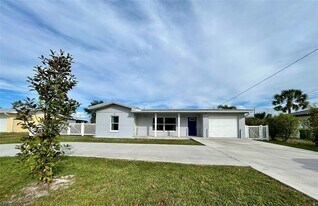 3112 Magnolia Way in Punta Gorda, FL - Building Photo