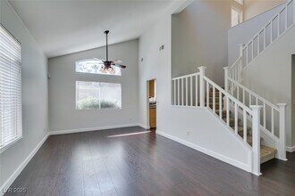 1425 Goldenspur Ln in Las Vegas, NV - Building Photo - Building Photo