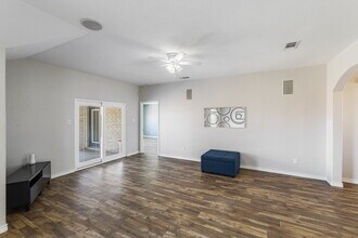 15210 Main Royal Dr in Corpus Christi, TX - Building Photo - Building Photo