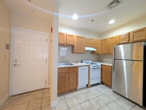 15 Pearl St, Unit 7 in Cambridge, MA - Foto de edificio - Building Photo
