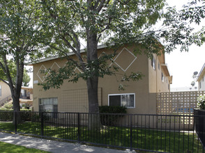 602 E Wilhelmina St in Anaheim, CA - Building Photo - Building Photo