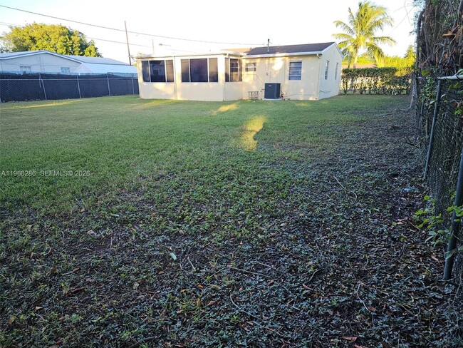 1000 NE 13th Ave in Homestead, FL - Building Photo - Building Photo