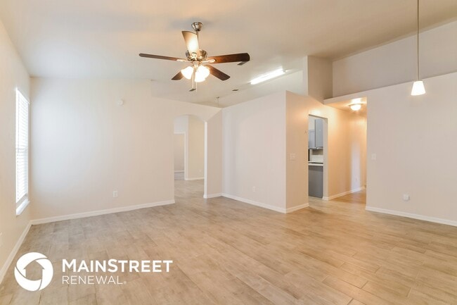 1308 Whitewood Way in Clermont, FL - Building Photo - Building Photo