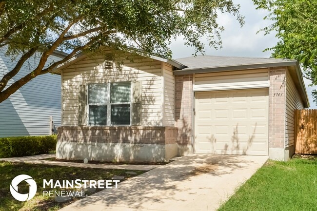3743 Candleglenn in San Antonio, TX - Building Photo - Building Photo