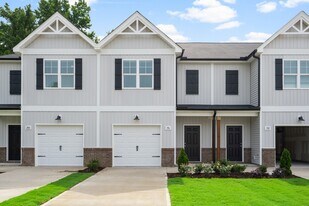 Marin Woods Townhomes in Smithfield, NC - Building Photo