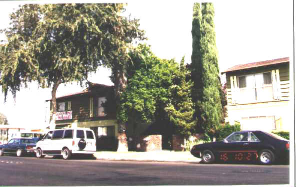 Westport 2 Apartments in Anaheim, CA - Building Photo