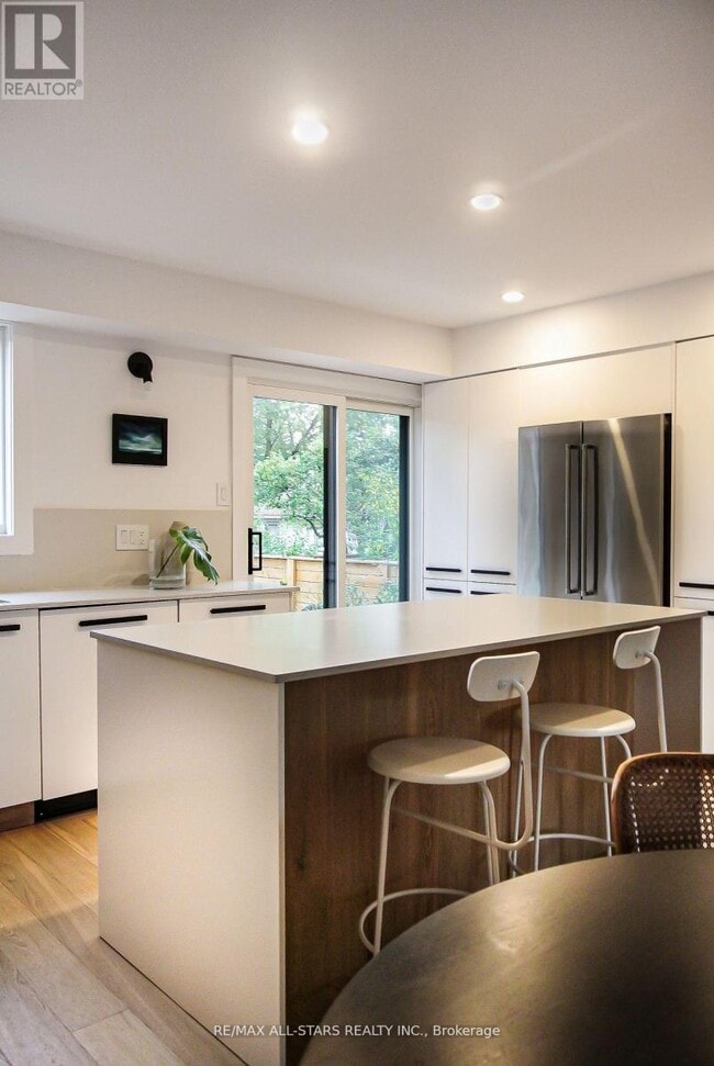 6032 Main St in Whitchurch-Stouffville, ON - Building Photo - Building Photo