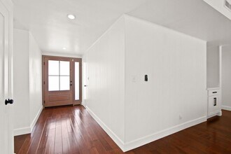 1833 Pitcairn Dr in Costa Mesa, CA - Building Photo - Building Photo