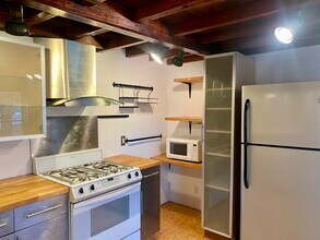 18 Tremont St, Unit 2 in Cambridge, MA - Building Photo - Building Photo