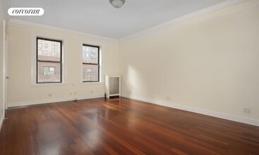 325 E 80th St in New York, NY - Building Photo - Building Photo