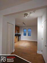 5037 N Harding Ave, Unit 3 in Chicago, IL - Building Photo - Building Photo