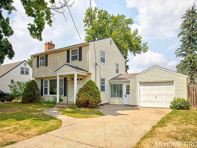 1313 Ellsmere St NE in Grand Rapids, MI - Building Photo - Building Photo
