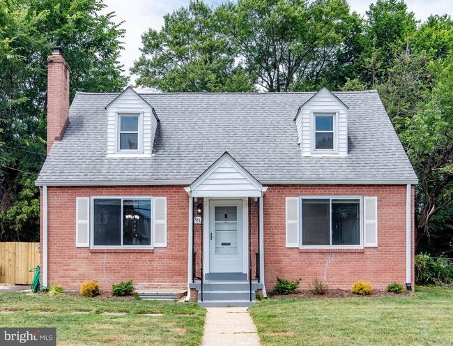 property at 3034 Fenwick Rd