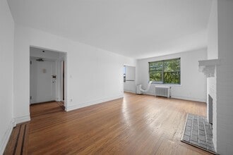 100 E Palisade Ave in Englewood, NJ - Building Photo - Building Photo