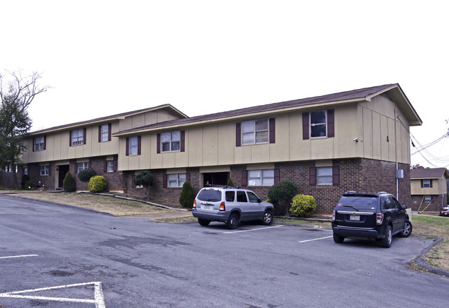 Hillcrest Apartments in Rossville, GA - Building Photo - Building Photo