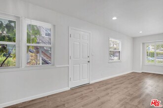 2207 Ocean Park Blvd in Santa Monica, CA - Building Photo - Building Photo