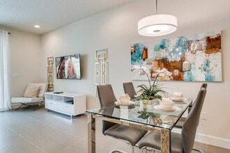 1512 Retreat Cir in Clermont, FL - Foto de edificio - Building Photo