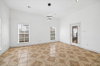 5027 Creekmont Dr in Houston, TX - Building Photo - Building Photo