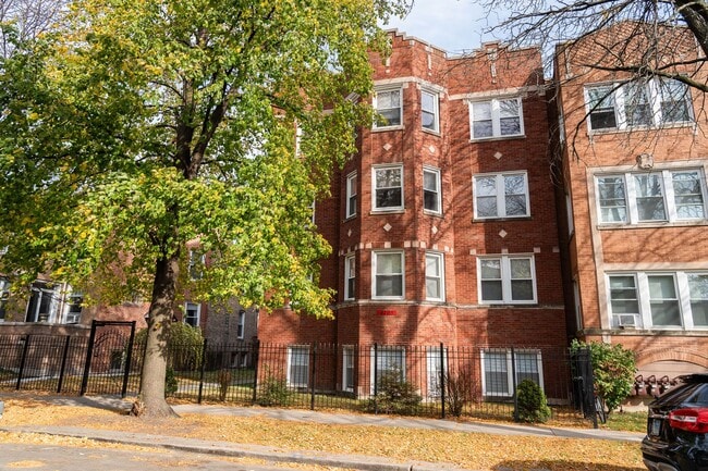 property at 4707 N Troy St