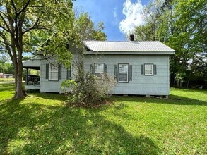 1040 Seaboard Ave in Townsend, GA - Building Photo - Building Photo