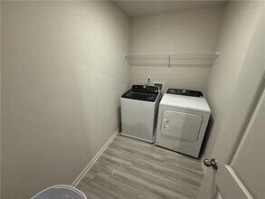 2044 Avalon Rdg in Conyers, GA - Foto de edificio - Building Photo