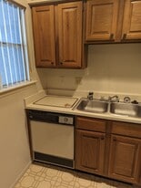 10855 Meadowglen Ln, Unit 1010 in Houston, TX - Building Photo