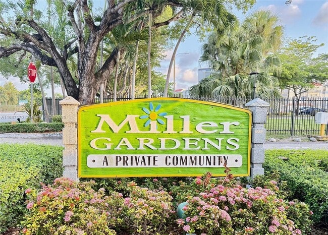 5900 SW 127th Ave in Miami, FL - Building Photo - Building Photo