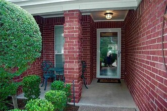 8028 Buttercup Cir S, Unit unit 1 in Fort Worth, TX - Foto de edificio - Building Photo