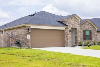 8558 Tropical Breeze Wy in Iowa Colony, TX - Building Photo - Building Photo