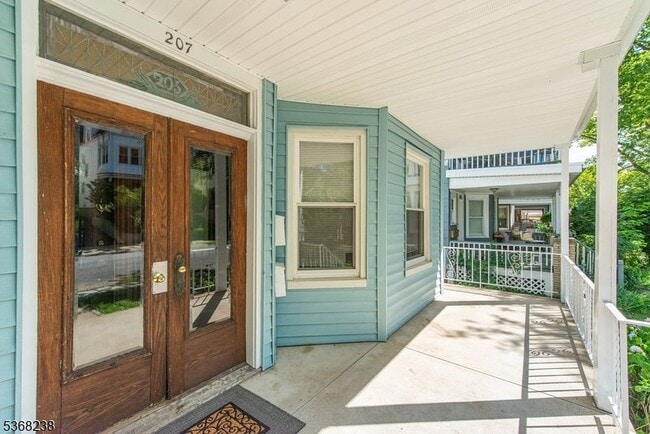 207 Hillside Ave in Glen Ridge, NJ - Building Photo - Building Photo