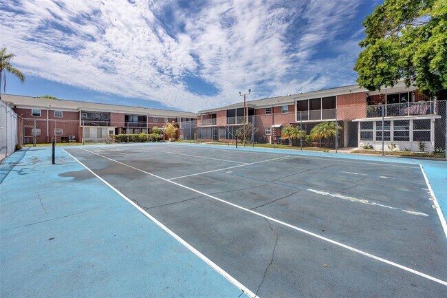 8345 13th St N in St. Petersburg, FL - Building Photo - Building Photo