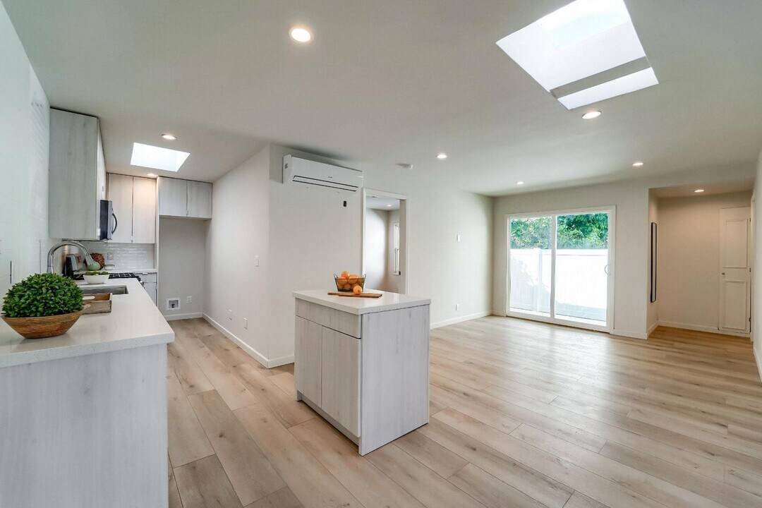 2708-2710 2nd St in Santa Monica, CA - Building Photo